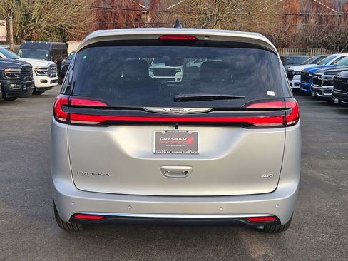 New 2026 Chrysler Pacifica Select image 6