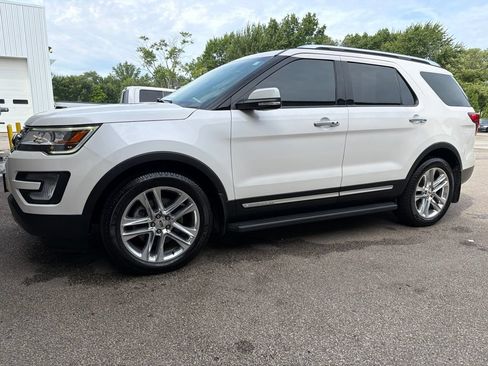 Used 2017 Ford Explorer Limited AWD/4WD image 4