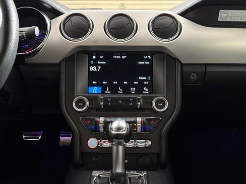 Used 2017 Ford Mustang Premium image 17