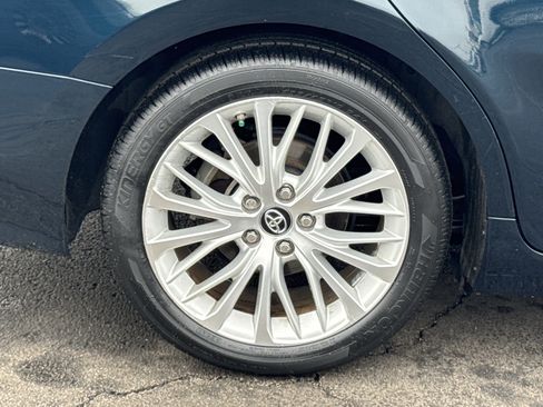 Used 2018 Toyota Camry XLE image 40