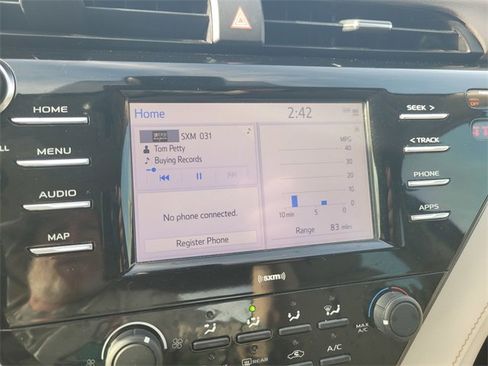 Used 2020 Toyota Camry LE image 23