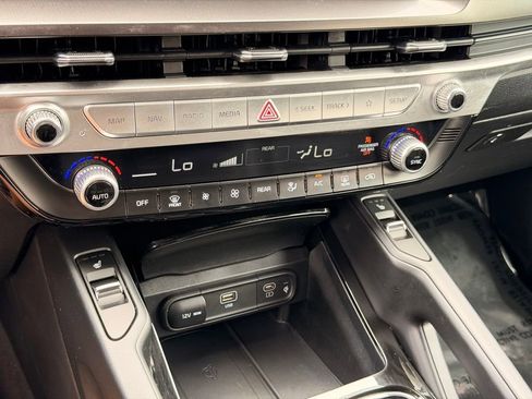 Used 2023 Kia Telluride S FWD image 33