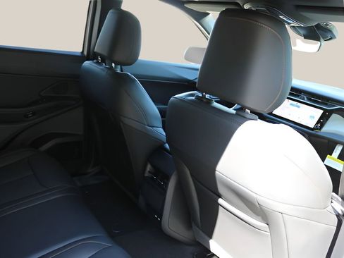 New 2026 Jeep Cherokee Limited AWD/4WD image 19