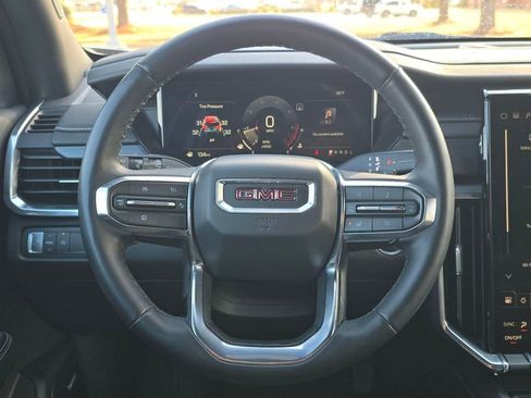 Used 2025 GMC Acadia Elevation image 14