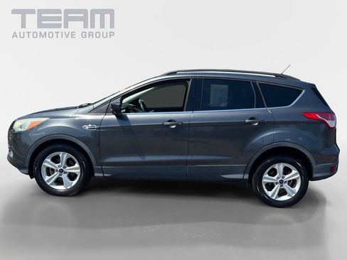 Used 2016 Ford Escape SE w/ Equipment Group 201A FWD image 4