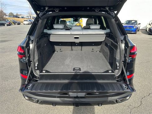 Used 2026 BMW X5 xDrive40i w/ M Sport Package image 37
