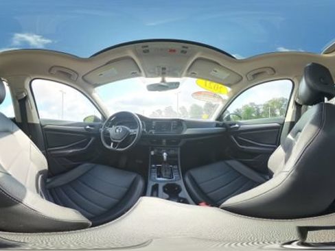Used 2021 Volkswagen Jetta SE w/ SE Cold Weather Package FWD image 32