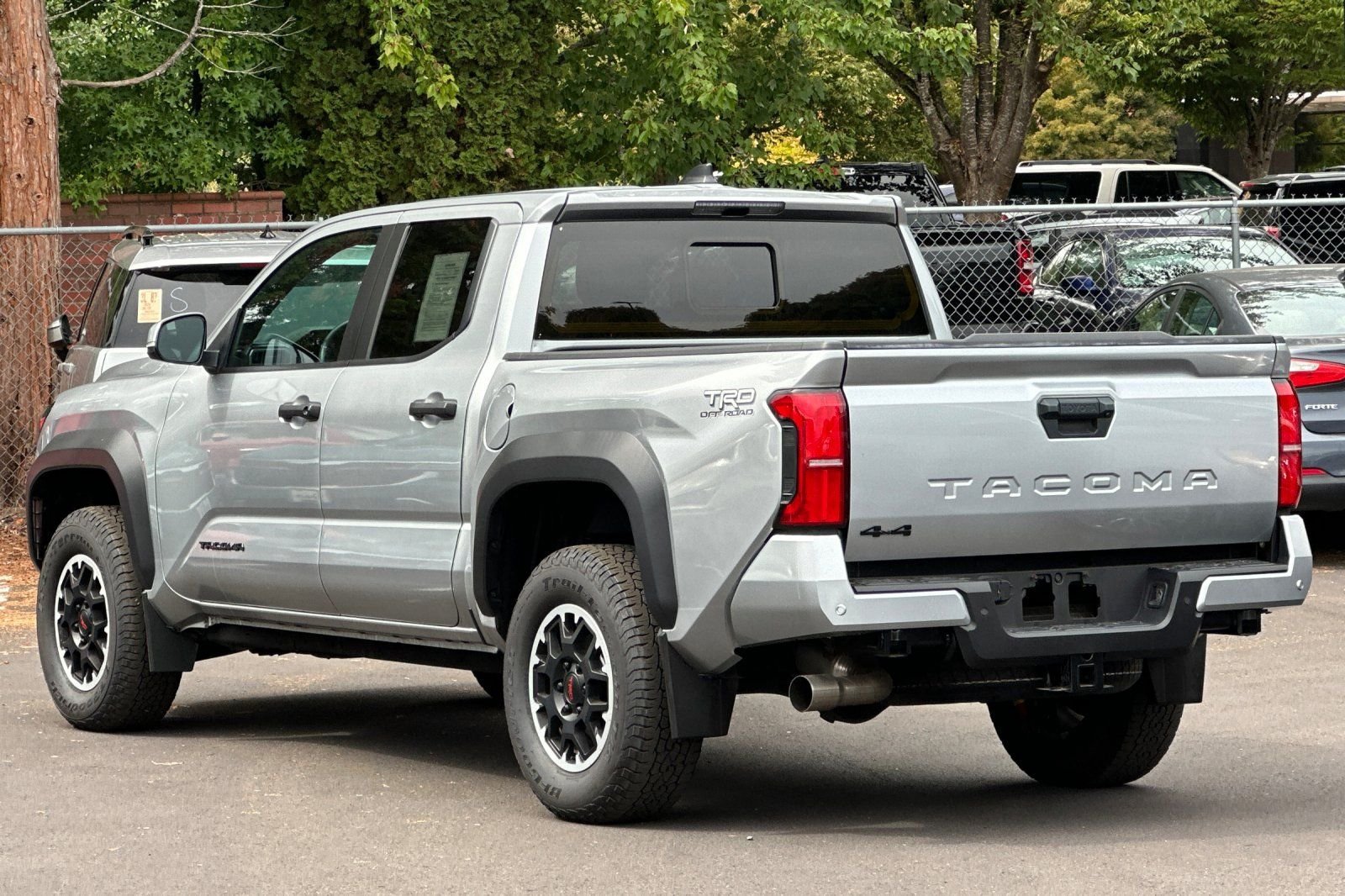Used 2024 Toyota Tacoma TRD Off-Road w/ TRD Off Road Upgrade Package AWD/4WD image 6