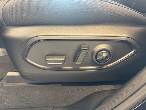 New 2025 Jeep Grand Cherokee Laredo w/ Luxury Tech Group I image 18