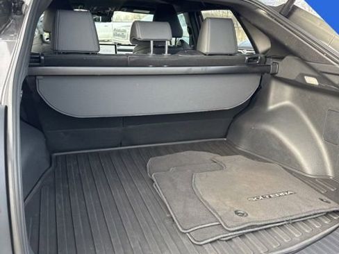 Used 2025 Subaru Solterra Limited image 9