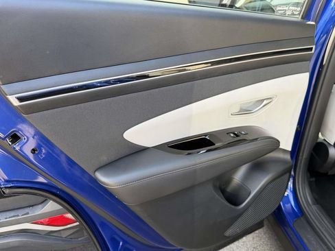 Certified 2023 Hyundai Tucson Limited AWD/4WD image 12