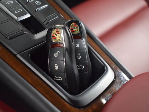 Used 2017 Porsche 911 Carrera S RWD image 38