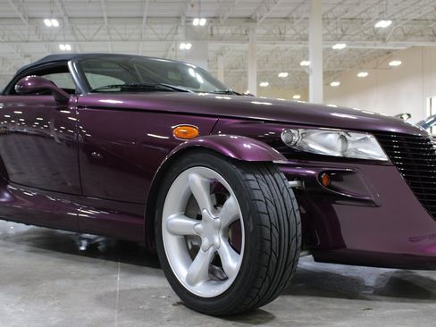 Used 1999 Plymouth Prowler RWD image 32