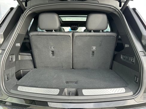 Used 2026 Cadillac Vistiq Sport image 14