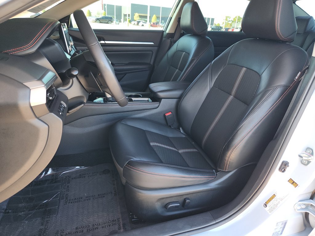 Used 2024 Nissan Altima 2.5 SR FWD image 13