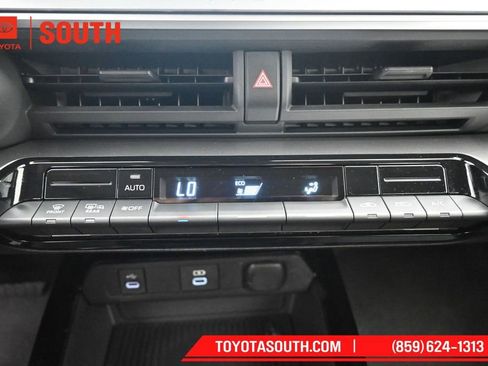 Used 2025 Toyota Prius LE FWD image 20