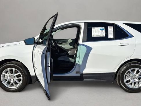 Used 2022 Chevrolet Equinox LT image 13
