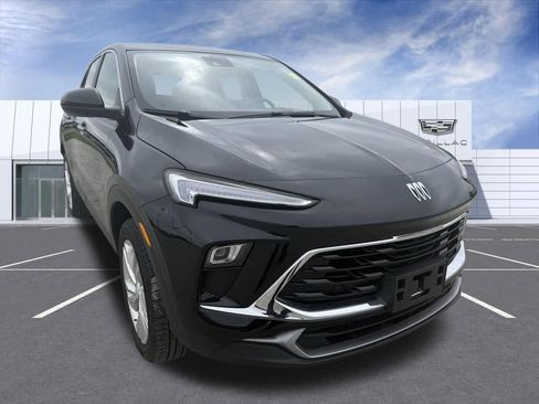 Used 2025 Buick Encore GX Preferred AWD/4WD image 1