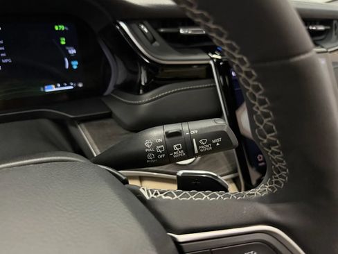 Used 2023 Jeep Grand Cherokee 4WD 4xe w/ Luxury Tech Group II image 24