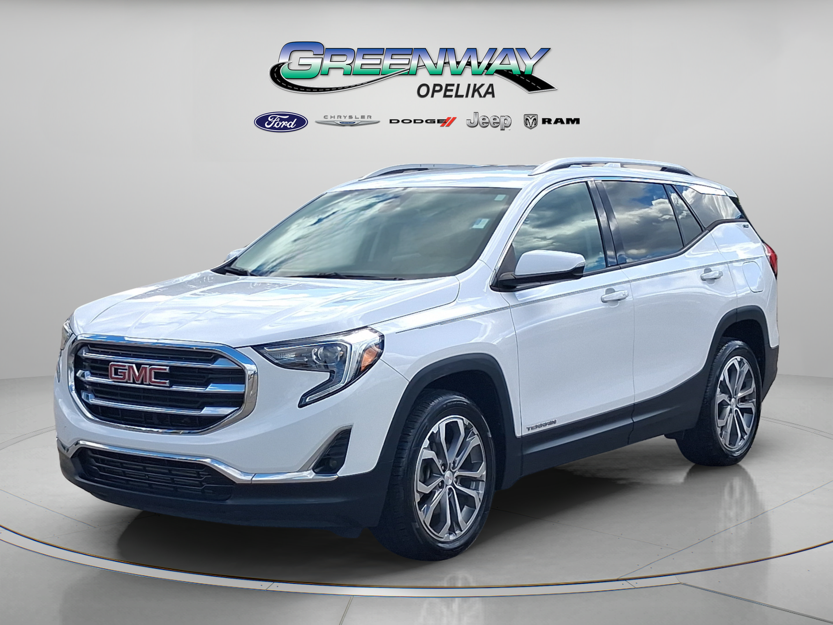 Used 2019 GMC Terrain SLT w/ Preferred Package FWD image 4