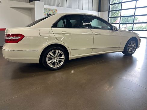 Used 2010 Mercedes-Benz E 350 4MATIC Sedan image 24
