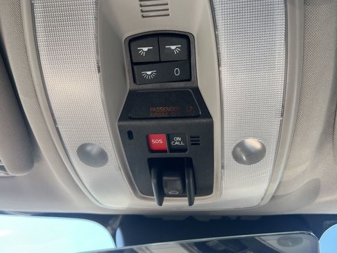 Used 2015 Volvo XC70 T5 Premier FWD image 16