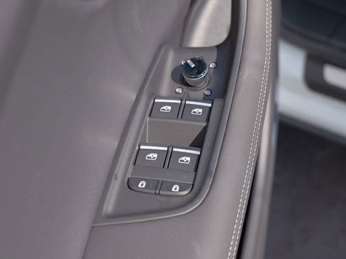 New 2025 Audi Q8 Premium Plus image 30