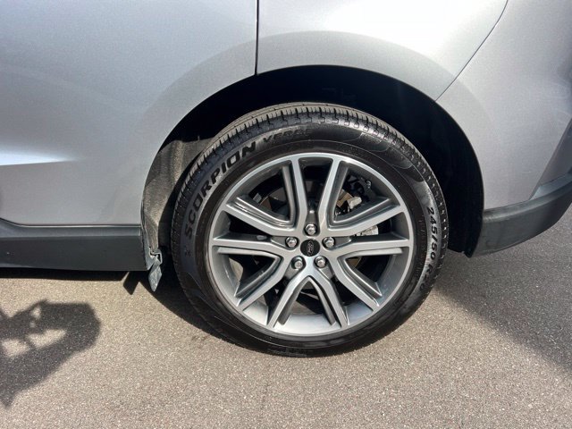 Used 2024 Ford Edge Titanium w/ Equipment Group 301A AWD/4WD image 9