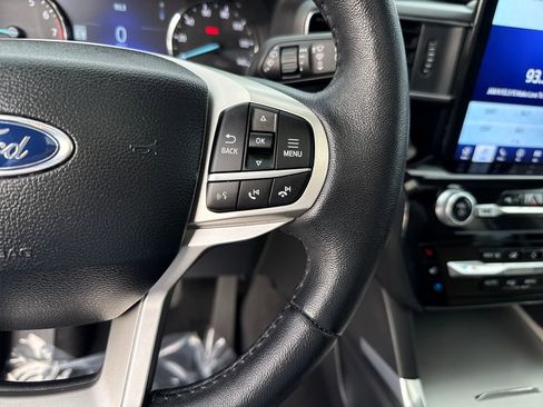 Used 2024 Ford Explorer Limited w/ Limited Technology Package image 17