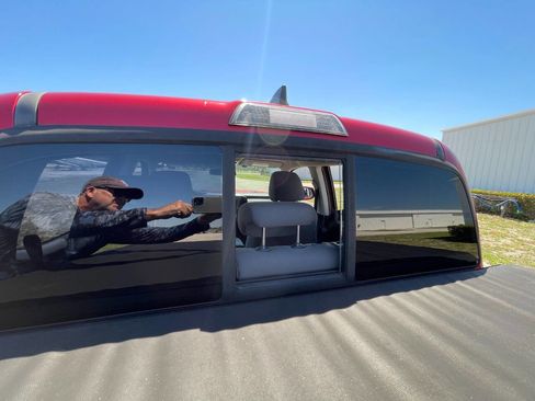 Used 2017 Toyota Tacoma SR image 26