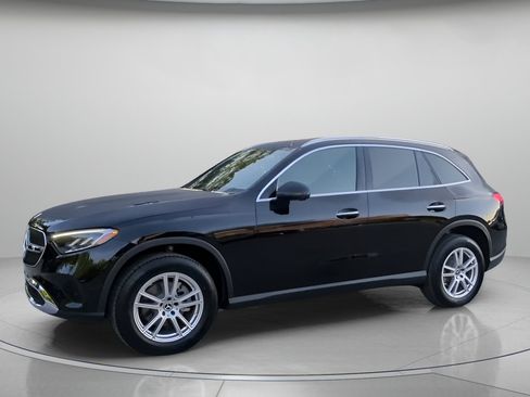 Used 2025 Mercedes-Benz GLC 300 image 14