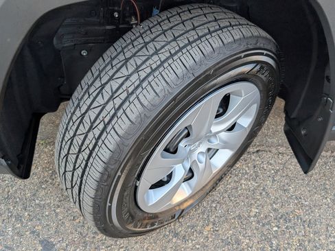 Used 2025 Toyota RAV4 LE image 21