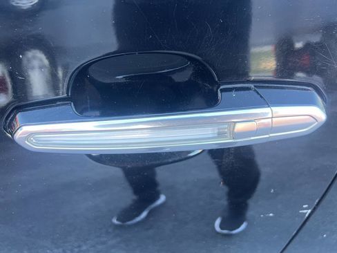 Used 2013 Cadillac XTS Luxury image 10