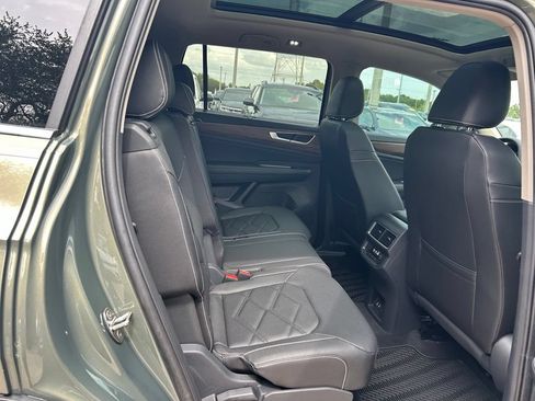 New 2026 Volkswagen Atlas SE FWD image 32
