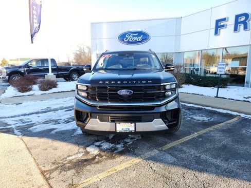 Certified 2025 Ford Expedition Max Platinum image 2