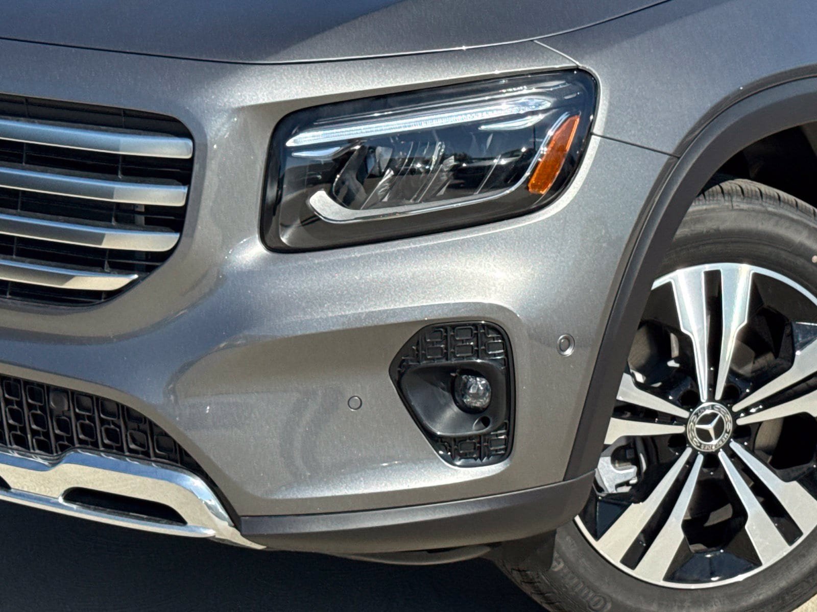 New 2026 Mercedes-Benz GLB 250 4MATIC image 3