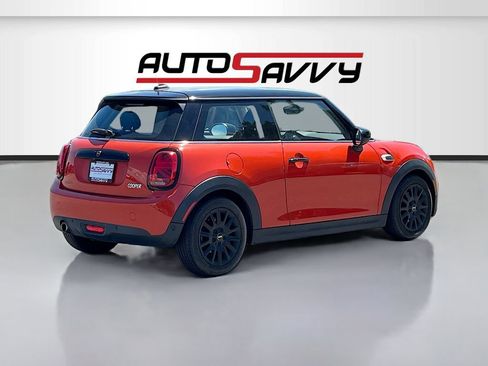 Used 2020 MINI Cooper 2-Door Hardtop w/ Premium Package FWD image 7