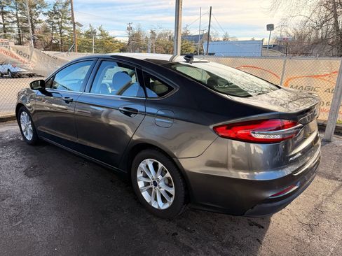 Used 2019 Ford Fusion SE image 13