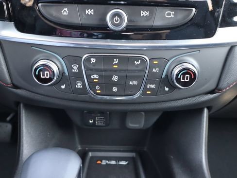Used 2023 Chevrolet Traverse RS AWD/4WD image 13