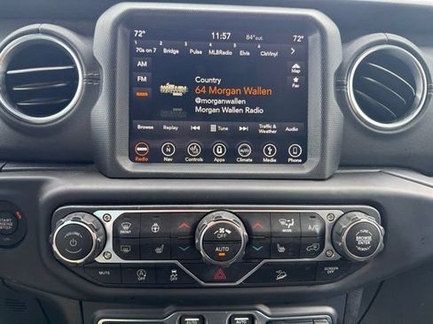 Used 2019 Jeep Wrangler Unlimited Sahara AWD/4WD image 25