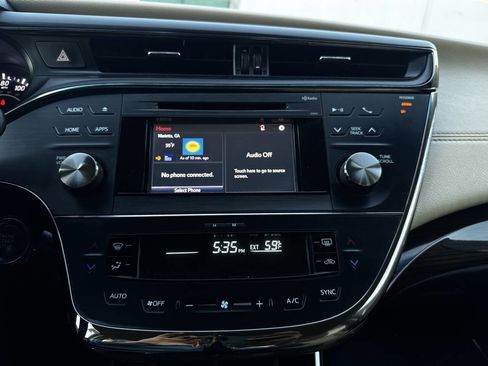 Used 2015 Toyota Avalon XLE image 13