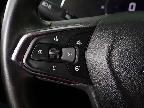 Used 2025 Chevrolet Trax ACTIV w/ Sunroof Package FWD image 34