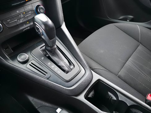 Used 2016 Ford Focus SE FWD image 29