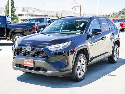 Used 2024 Toyota RAV4 LE AWD/4WD image 6