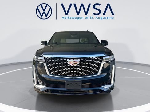 Used 2024 Cadillac Escalade Premium Luxury image 3