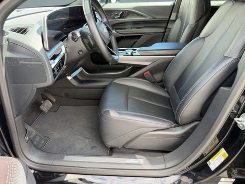 Certified 2024 Cadillac Lyriq Sport AWD/4WD image 4