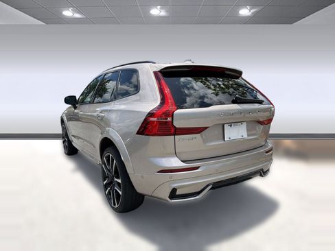 Used 2024 Volvo XC60 B5 Ultimate AWD/4WD image 3