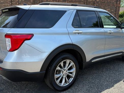 Used 2023 Ford Explorer XLT w/ Equipment Group 202A AWD/4WD image 11