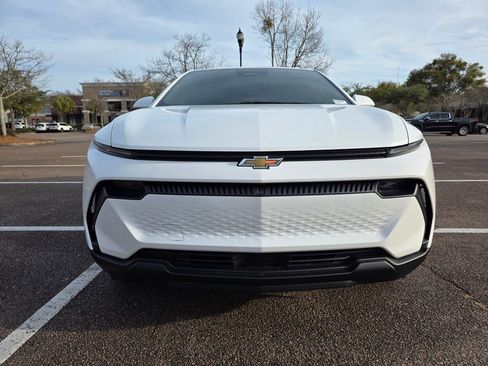 New 2026 Chevrolet Equinox EV LT image 8