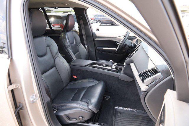 Used 2023 Volvo XC90 B6 Ultimate w/ Protection Package Premier AWD/4WD image 33